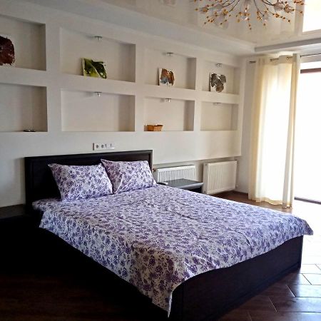 1-room Studio center Čerkasy Esterno foto