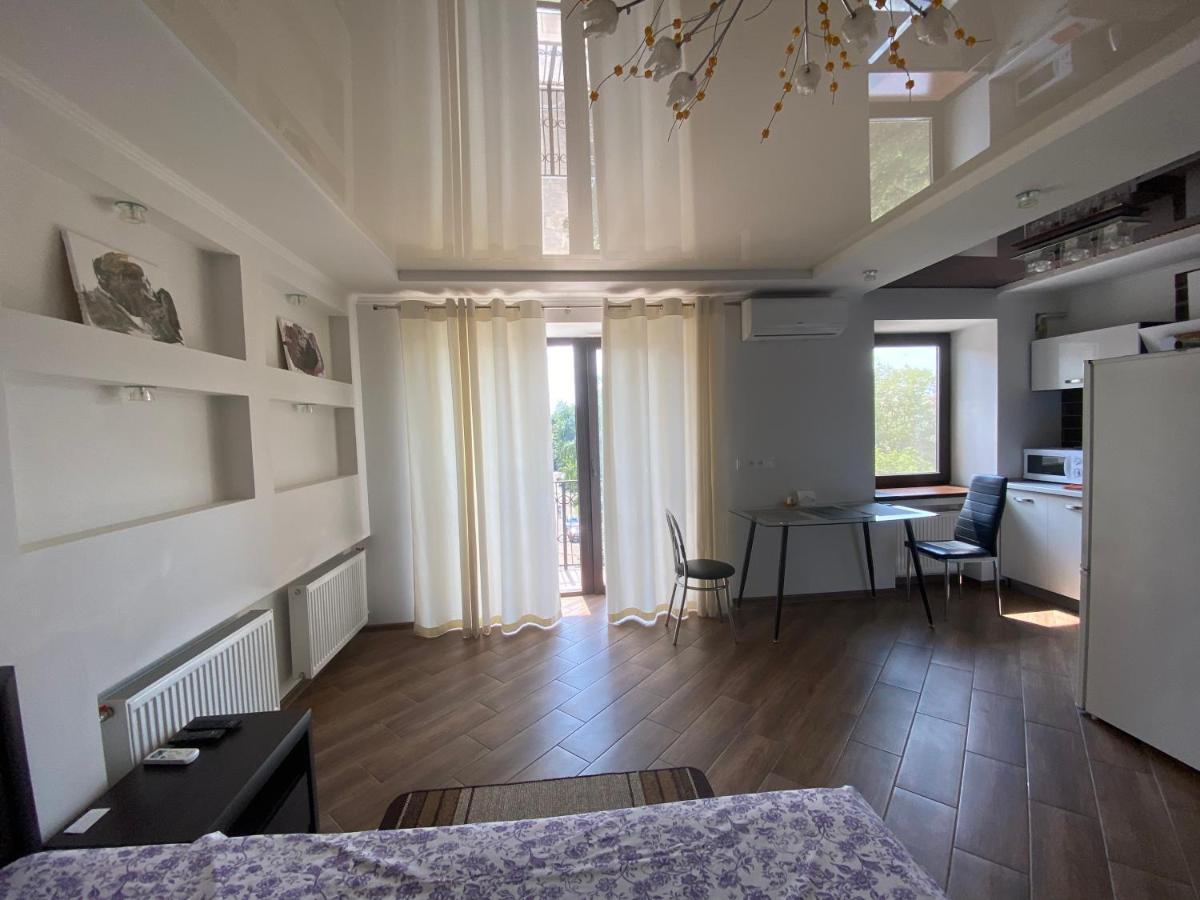 1-room Studio center Čerkasy Esterno foto